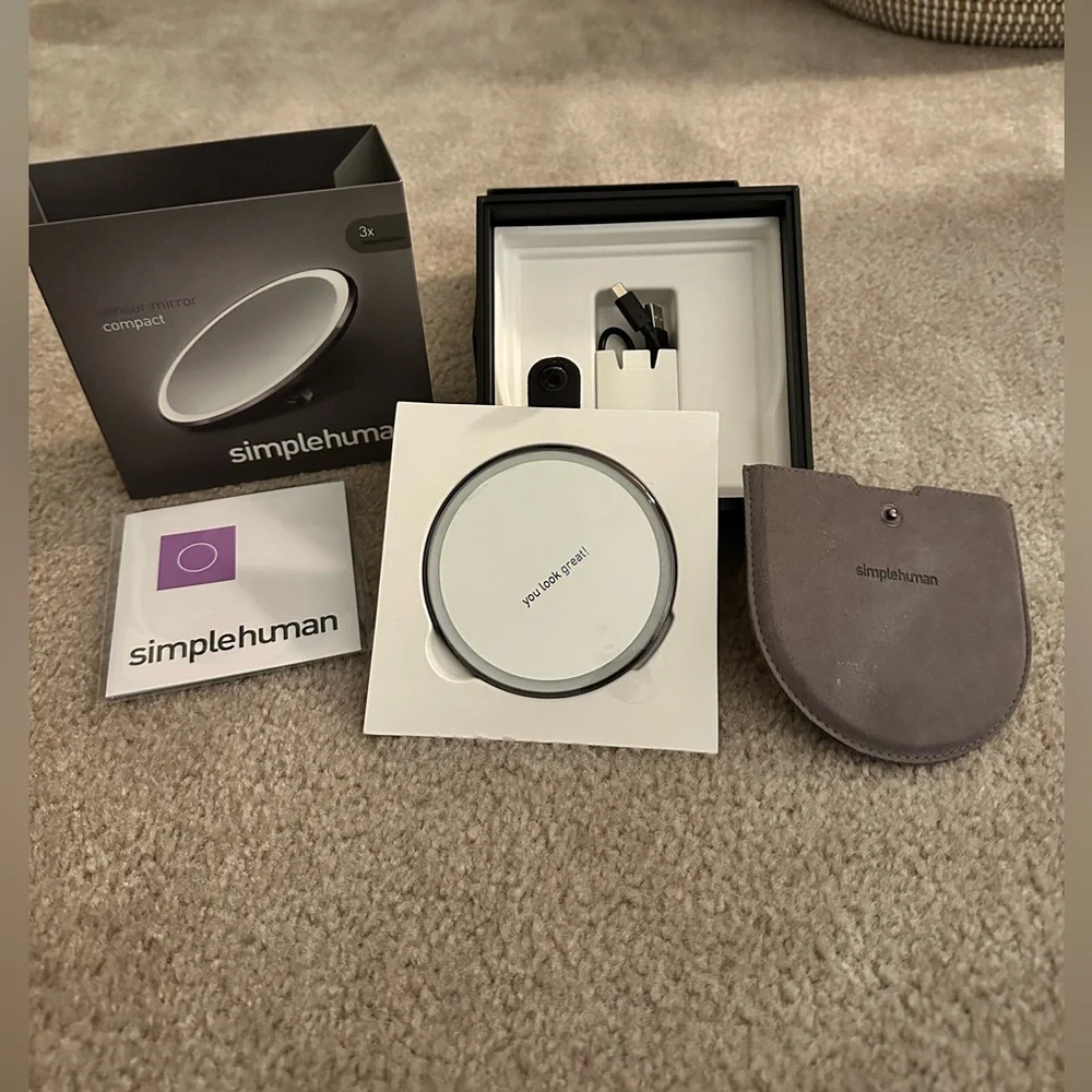 Simplehuman Compact Sensor Mirror with LED Light - Picture 2 of 7